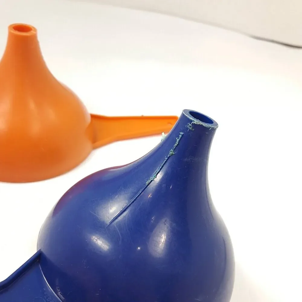 Tupperware vintage funnel